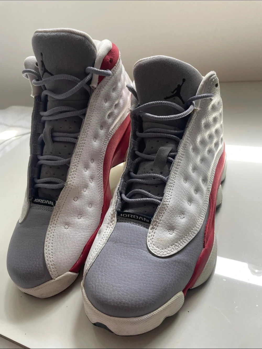 Jordan Kids Gray, White & Red Retro Sneakers 2014 sz 6 Y